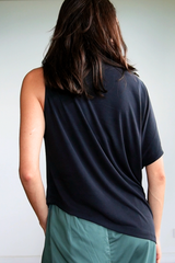 Blusa Asimétrica Negra