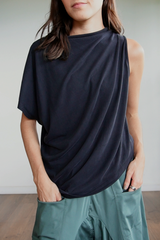 Blusa Asimétrica Negra