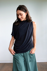 Blusa Asimétrica Negra